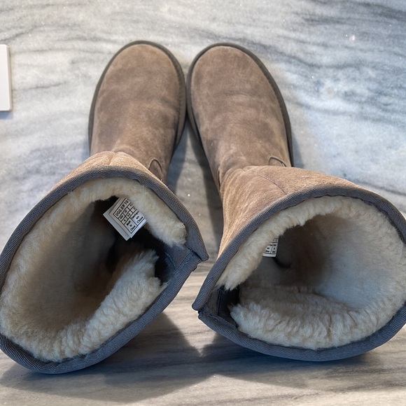 UGG Tall gray suede boots, size 6 / EU 37 - Picture 5 of 9